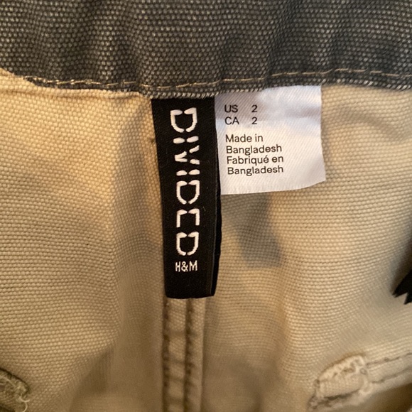 Divided by H&M High Waisted Camo Pants Size 2 - Picture 6 of 7